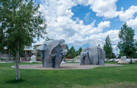 Buena Vista Boulder Garden